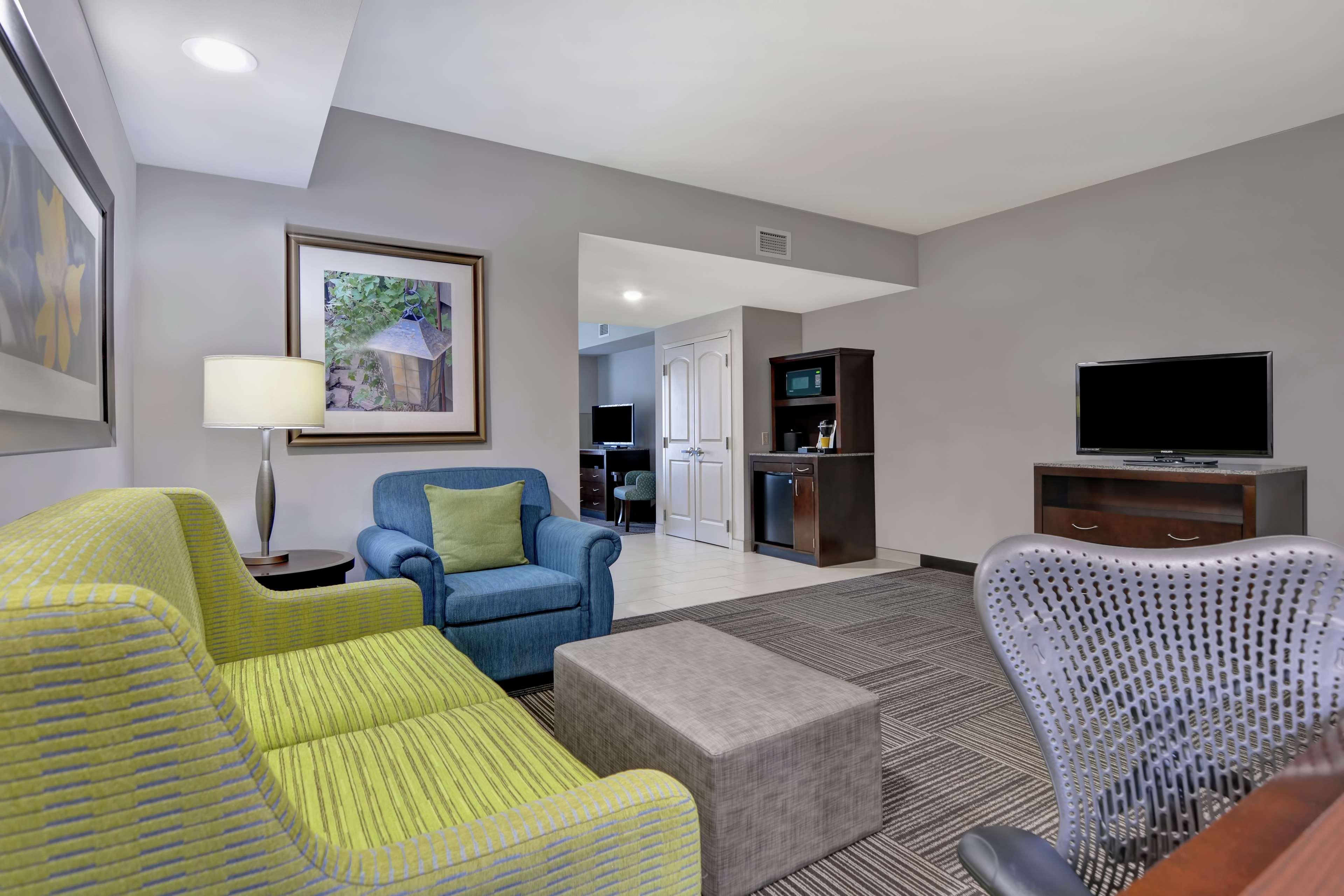 Hilton Garden Inn And Fayetteville Convention Center Eksteriør bilde