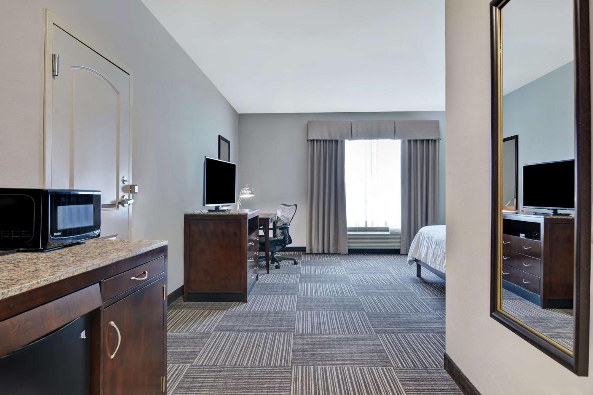 Hilton Garden Inn And Fayetteville Convention Center Eksteriør bilde